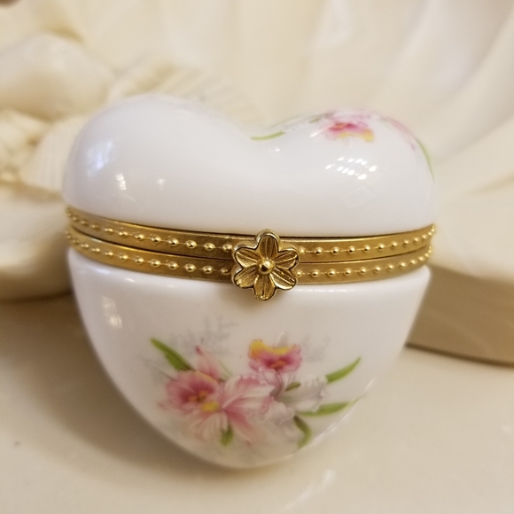 Porcelain heart shaped trinket - Picture 6 of 7